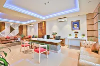 Hotel Crystal Crown