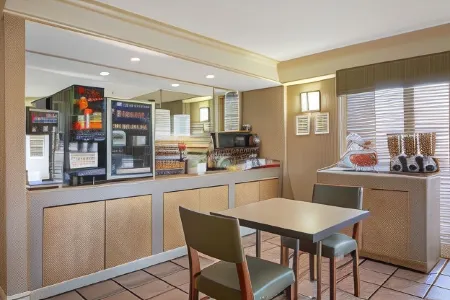 亞特蘭大瑪麗埃塔體育場經濟套房酒店