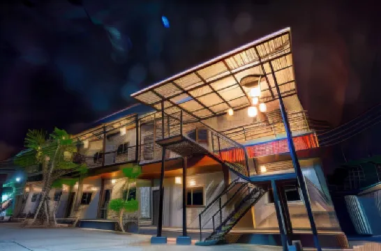 First Residence Hotel dekat Wat Sai Mun