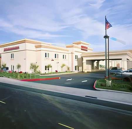 Hampton Inn & Suites Sacramento-Cal Expo Отели рядом с достопримечательностью «Арден Фейр Молл»