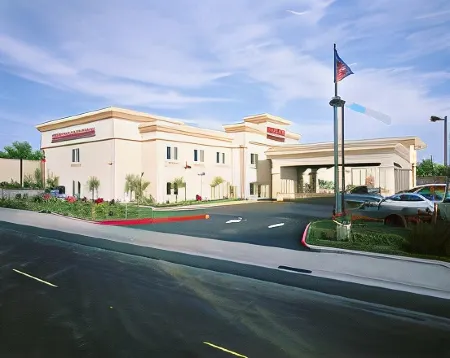 Hampton Inn & Suites Sacramento-Cal Expo Отели в г. Мак-Клеллан Парк