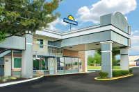 Days Inn by Wyndham Clarksville TN - 2-Star