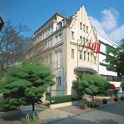 Hotel Viktoria Hotel dekat Stasiun Bawah Tanah Grünstr.