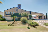 Motel 6 Dallas, TX - Forest Lane Hotels in Farmers Branch