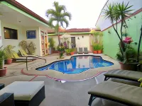 Hotel la Guaria Inn & Suites - 2-Star