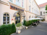 Monastery Boutique Hotel Budapest โรงแรมใกล้ทรินิตี้สแควร์