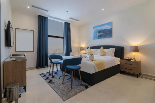 The Gate Hotel and Apartments