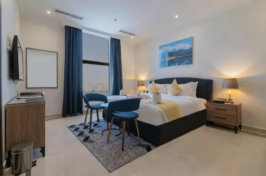 The Gate Hotel and Apartments