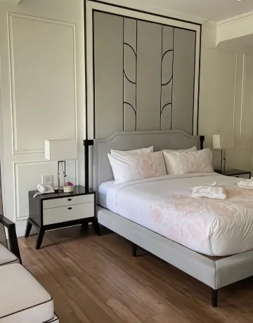 ห้องดีลักซ์สวีทเตียงคิงไซส์พร้อมระเบียง