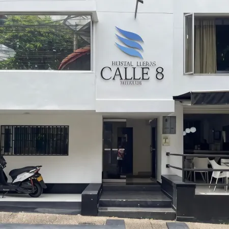 Hostal Lleras Calle 8