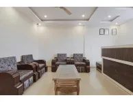 Rabbit Hut Guest House by Grb