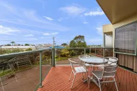 Comfort Inn & Suites Lakes Entrance Hotels in Metung