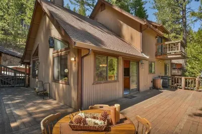 Pinecrest Lake Just 10 Mins Away Hotels near Dodge Ridge