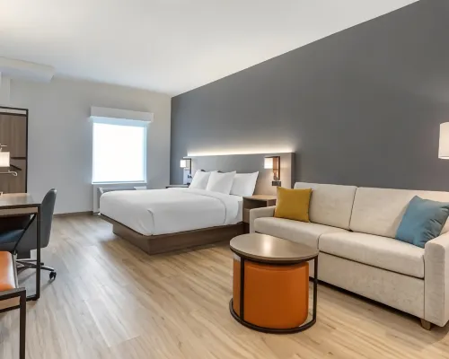 Comfort Inn & Suites Newark Liberty International Airport Hotels in Newark