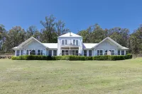 Brokenback Views Country Estate Hunter Valley Hotels in Broke