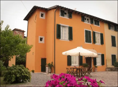 Bed & Breakfast Lucca Fora Hotels in Capannori