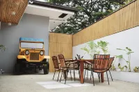 Guni Guni Hostel Отели в г. 