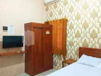 Isa Homestay Kudus Mitra Reddoorz Hotels in Dawe