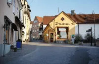 فيسبي لوجي آند فاندرارهيم هاستجاتان 14 فنادق في فيسبي