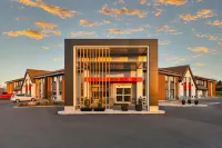 Comfort Inn Hotel dekat The Stork Club - Big Band Museum and Hall of Fame