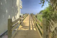 Seaside Elegance Your Coastal Getaway - Apartments