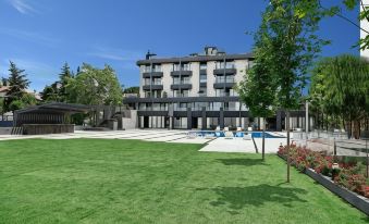 Le Pave Residences