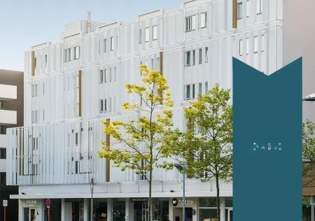 Hotel Ecu Отели рядом с достопримечательностью «C-Mine Expedition»