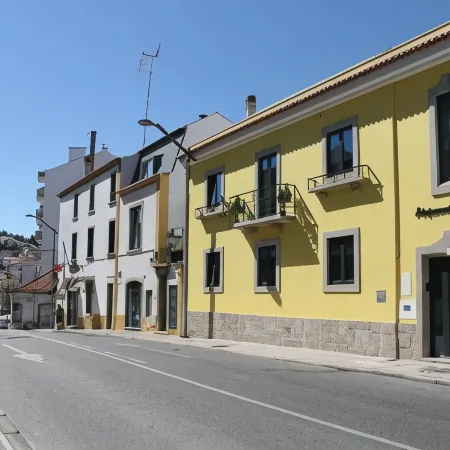 Alojamento Girassol - Guest House - Quarto Com Casa de Banho Privativa