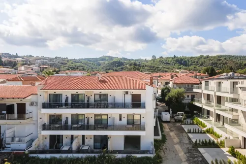 Amalthia Luxury Suites Hotels in Polychrono