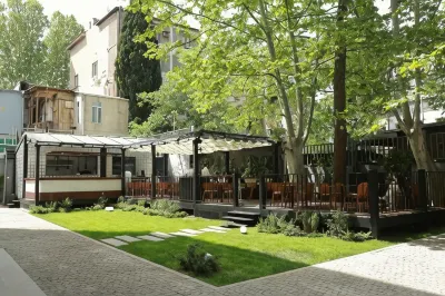 Hotel Twenties Tbilisi - Stay & Dine Hotels near თბილისის მთავარი ბიბლიოთეკა