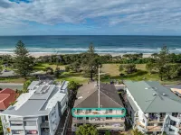 Mountain Views on Marine Parade