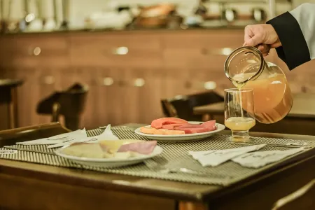 Mont Blanc Suites Duque de Caxias Отели рядом с достопримечательностью «Praça Beira Mar»