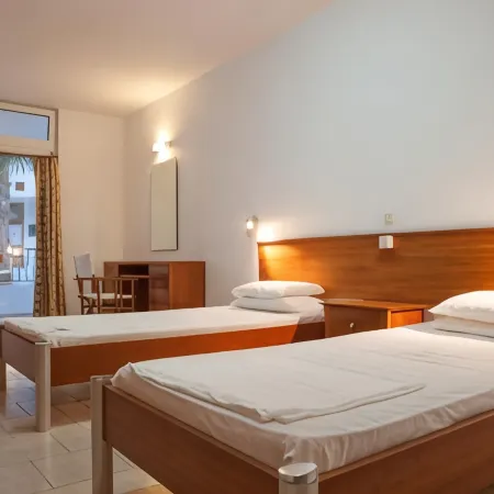 Coliseum Studios & Apartments
