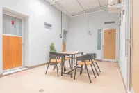 RedDoorz Near Alun-Alun Garut Hotel di Kabupaten Garut