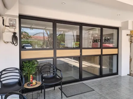 Check Inn at Citarum Отели рядом с достопримечательностью «Tugu Muda»