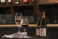 Holiday Inn COOKEVILLE by IHG - bar