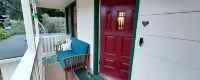 Quaint 2-bedroom Apartment with safe offstreet parking in Eureka