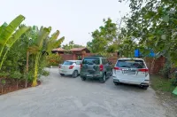 Jomo Resort - parking