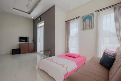 Villa Sawahan Family with Private Pool Hotels in Beji