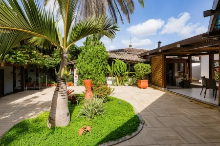 Hotel Casa Blanca Porto Seguro Отели рядом с достопримечательностью «Porto Seguro»