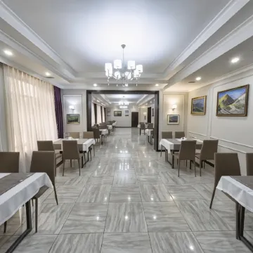 Osh Grand Hotel Chavo (Ош Гранд Отель Чаво)