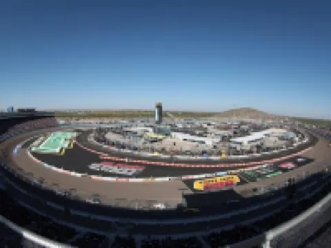 Cozy 1-Bedroom Getaway with 2 Comfy Beds – Perfect for Relaxation! Hotels in Avondale