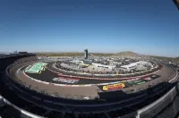 Cozy 1-Bedroom Getaway with 2 Comfy Beds – Perfect for Relaxation! Hotels in Avondale