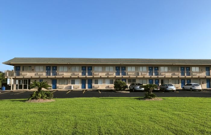Motel 6 Clute, TX