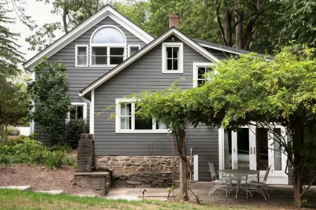 Hasbrouck House Отели в г. Аккорд