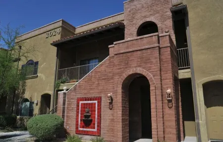 Two bedroom foothills condo close to U of A and The Loop Отели рядом с достопримечательностью «Tucson Clay Co-Op»