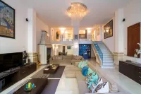 Spacious villa with pool