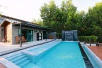 Canvas Family Home - piscina