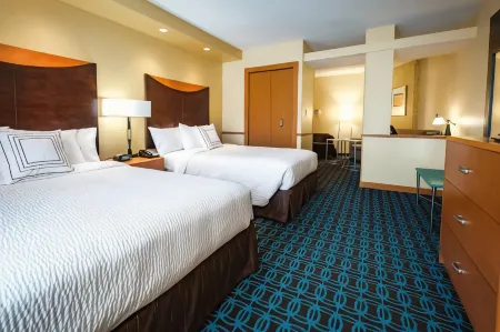 Fairfield Inn & Suites Portsmouth Exeter Отели рядом с достопримечательностью «Филлипс Эксетер Академи»