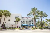Oceanside Hotel and Suites Hotels in Miami Beach